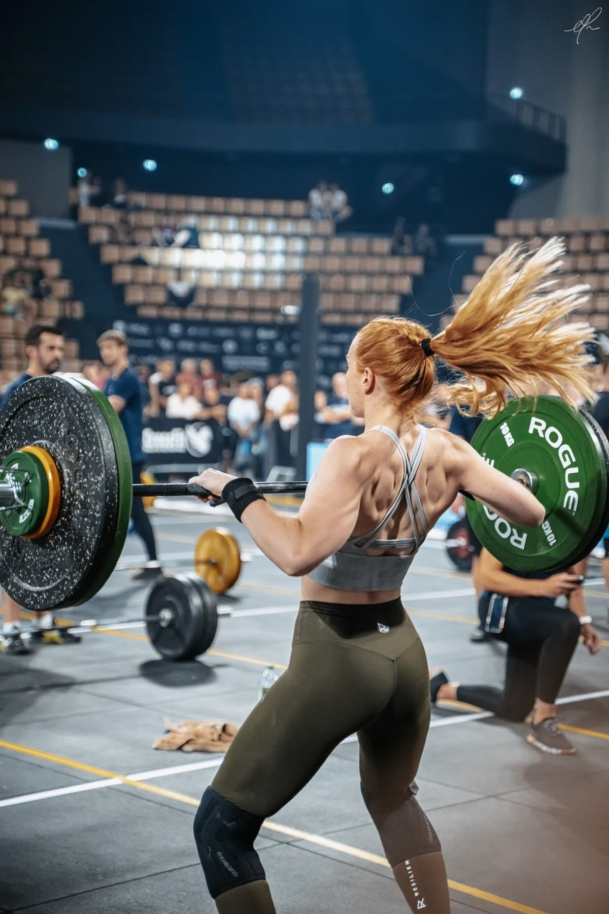 Nolwenn en soulevé de barre en compétition CrossFit